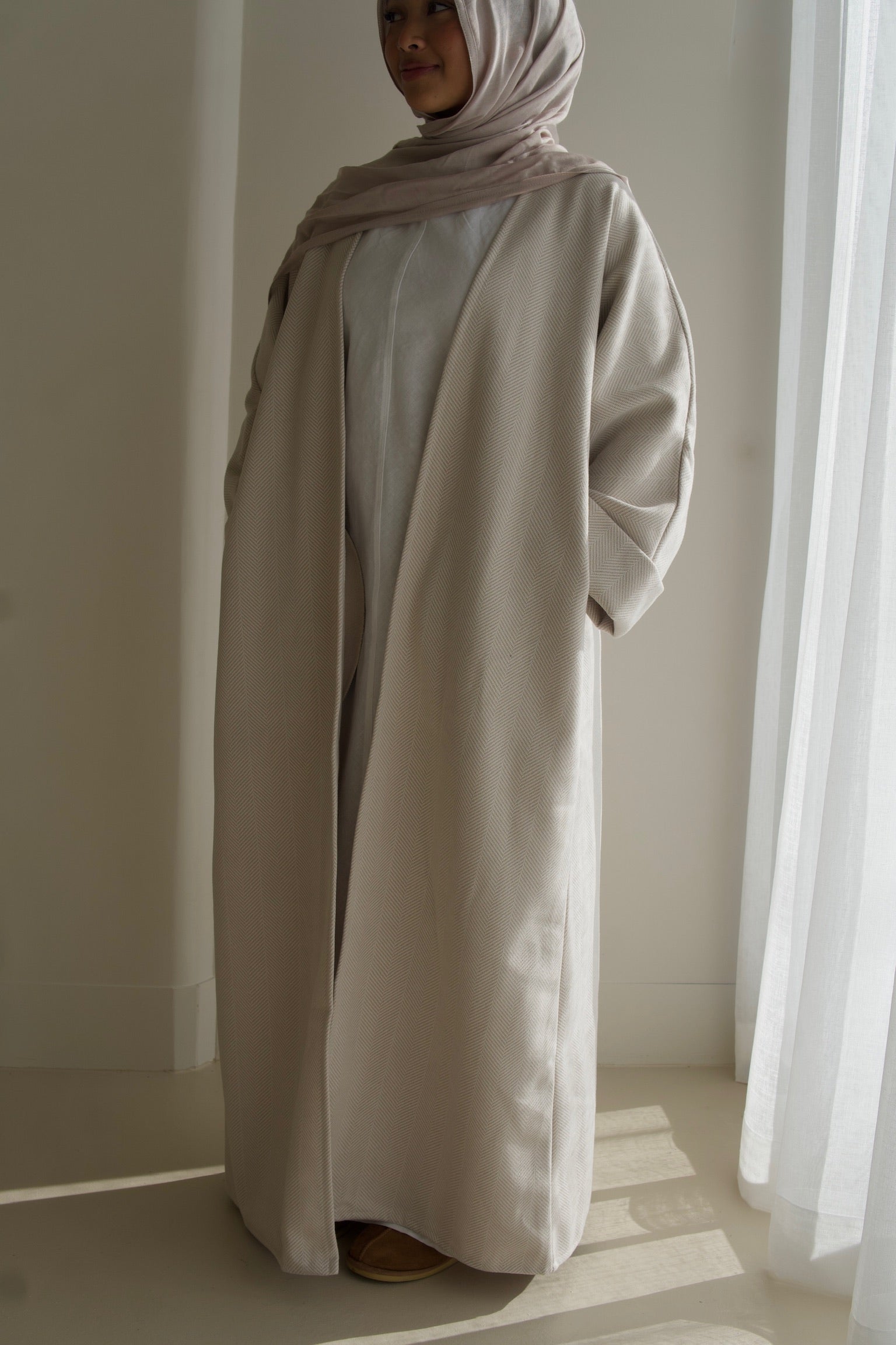 Delilah Abaya - Ecru