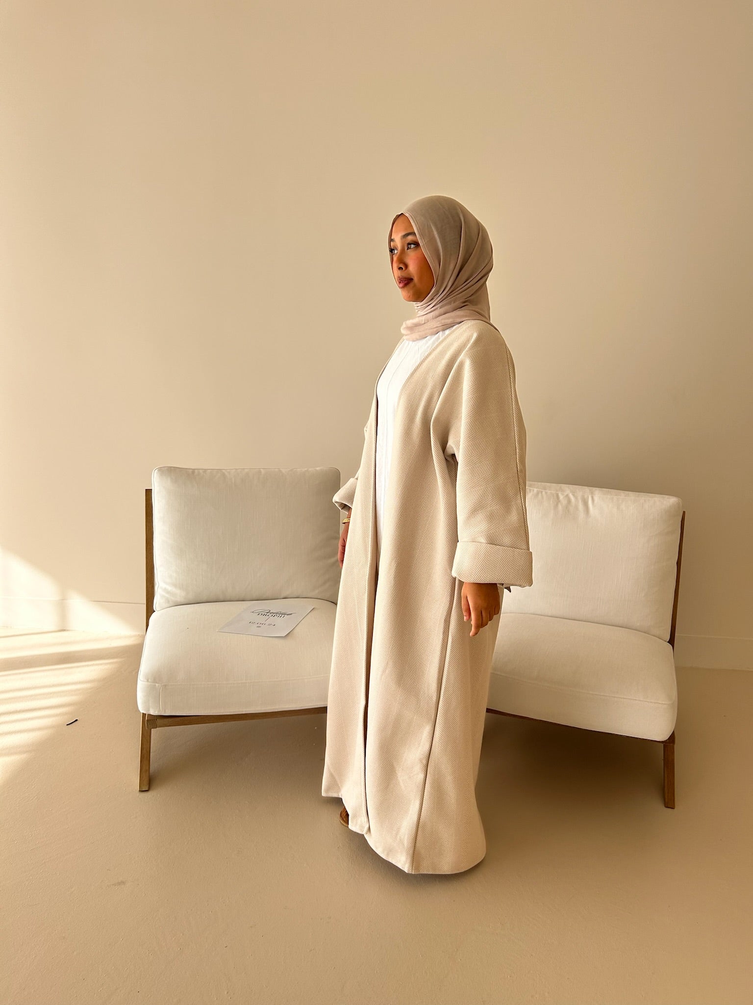 Delilah Abaya - Ecru